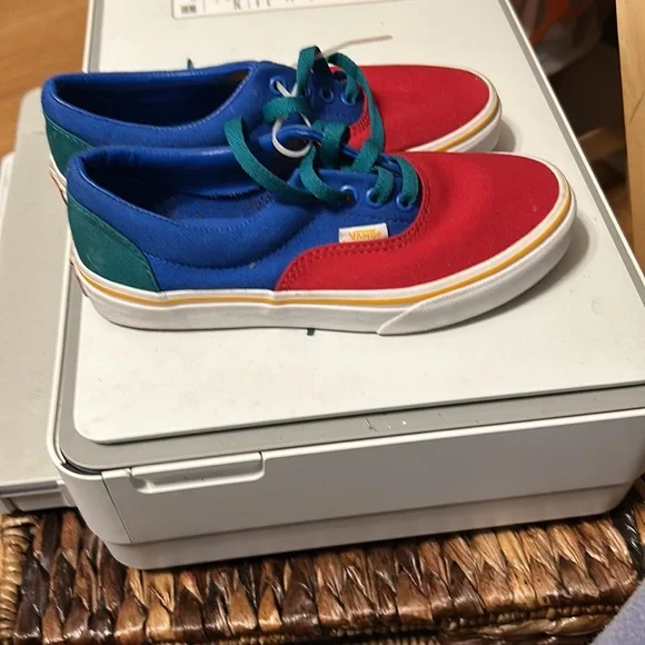 Vans - Picture 2 of 5